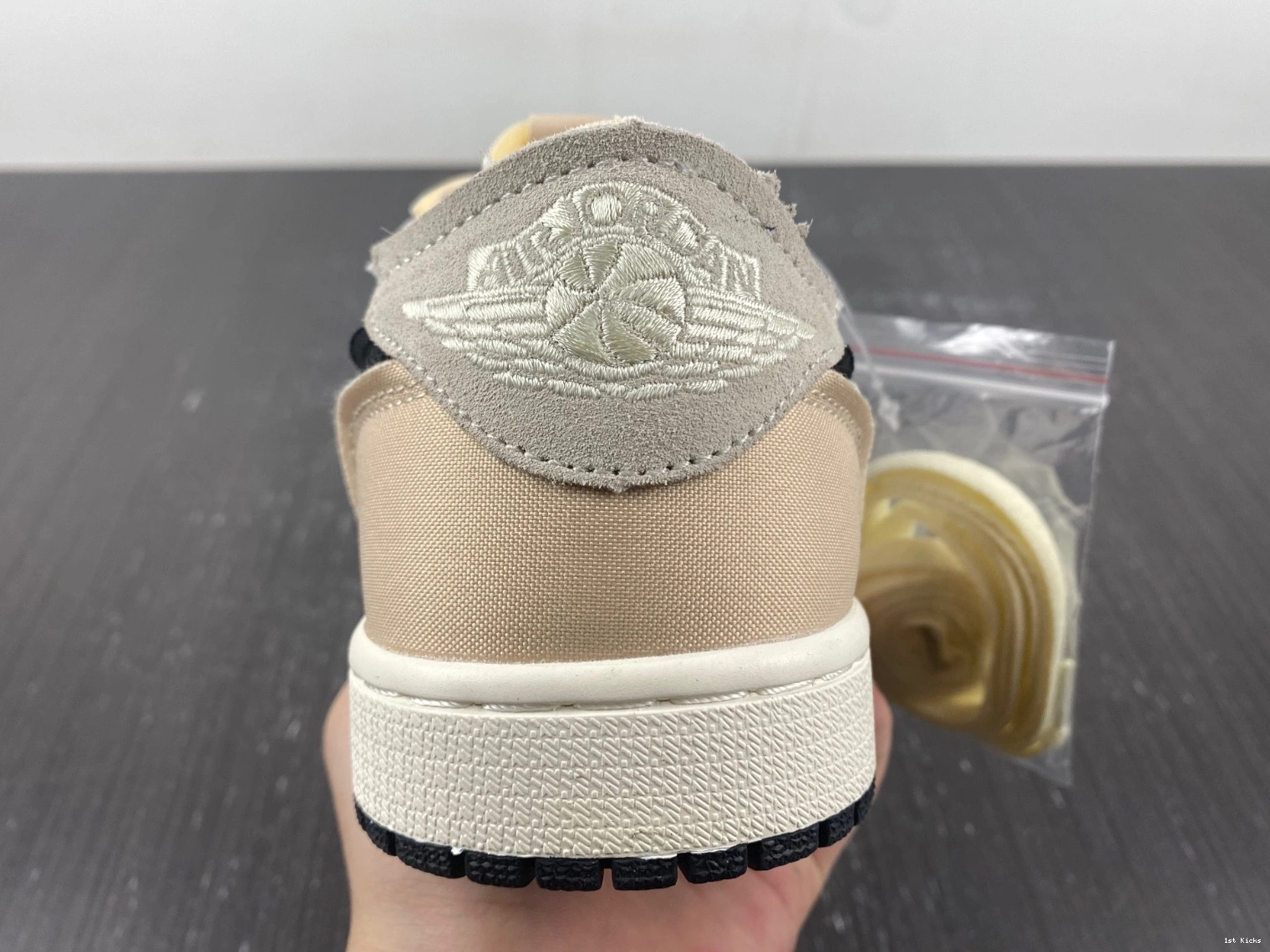 1 Low Jordan DV0982-100 Air 